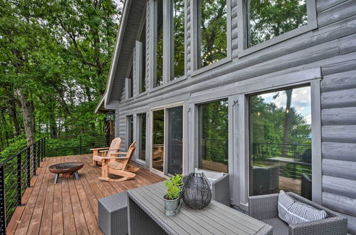 Photo 13 - Luxe Jasper Cabin w/ Deck + Blue Ridge Mtn Views