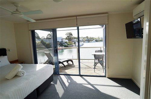 Foto 4 - Captains Cove Resort - Waterfront Apartment