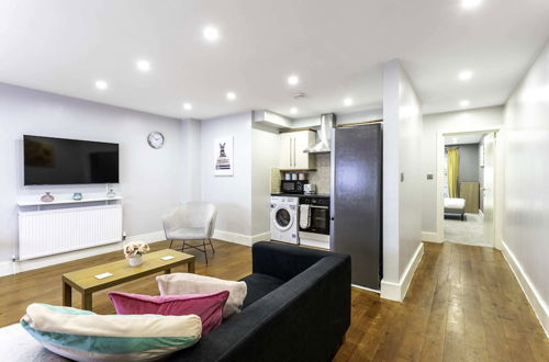 Foto 9 - Spacious Clapham Junction Apartment