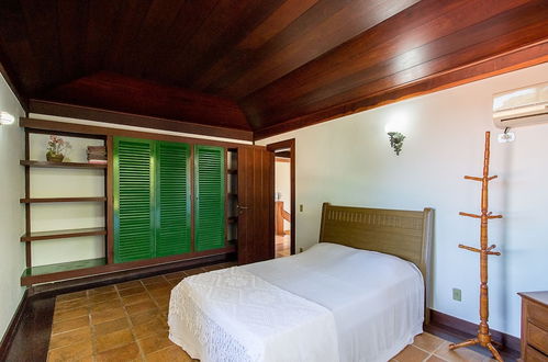 Foto 6 - Casa com Cinco Quartos Pé na Areia