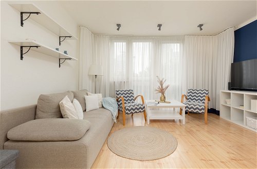 Photo 21 - Warsaw Center Apartment by Renters