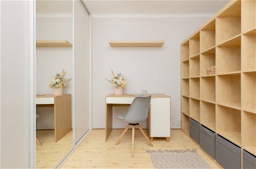 Photo 7 - Warsaw Center Apartment by Renters