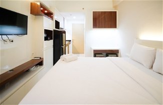 Photo 2 - Compact And Cozy Stay Studio At Bale Hinggil Apartment