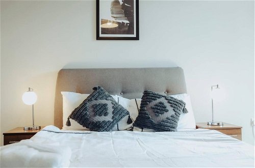 Photo 3 - Stunning 2-bed Apartment in Birmingham