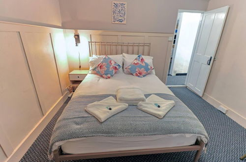 Photo 6 - Beautiful 3-bed Cottage in Burnham-on-crouch