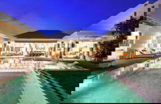 Foto 3 - Modern 4 BR Villa 400m to the Beach in Canggu