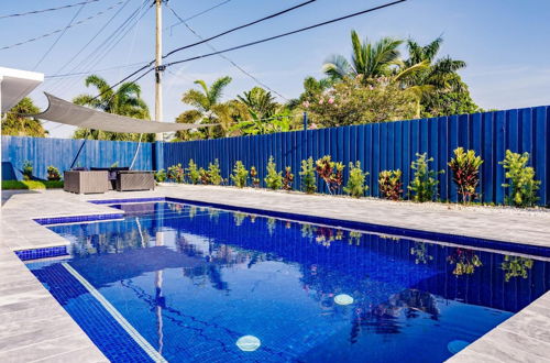 Photo 37 - Modern Spacious Home With Pool Jacuzzi