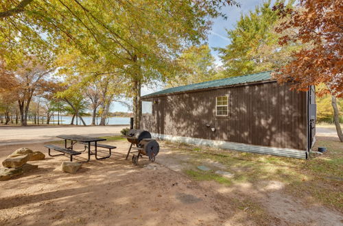 Photo 13 - Kerens Studio Cabin w/ Reservoir Access