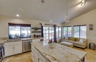 Foto 3 - Serene Poway Home w/ Private Pool: Pet Friendly