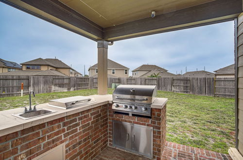 Photo 8 - Lovely Richmond Home w/ Outdoor Kitchen & Grill