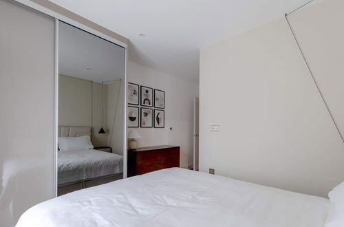 Photo 5 - Elegant & Serene 2BD Flat W/roof Terrace Hoxton