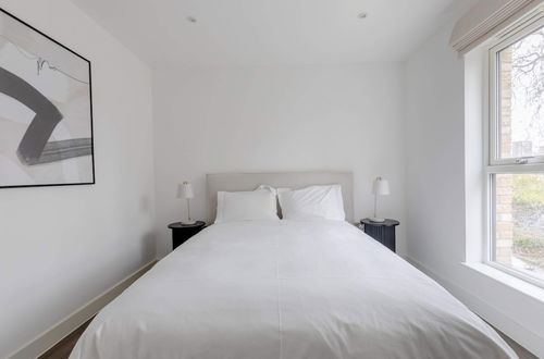 Foto 9 - Elegant & Serene 2BD Flat W/roof Terrace Hoxton