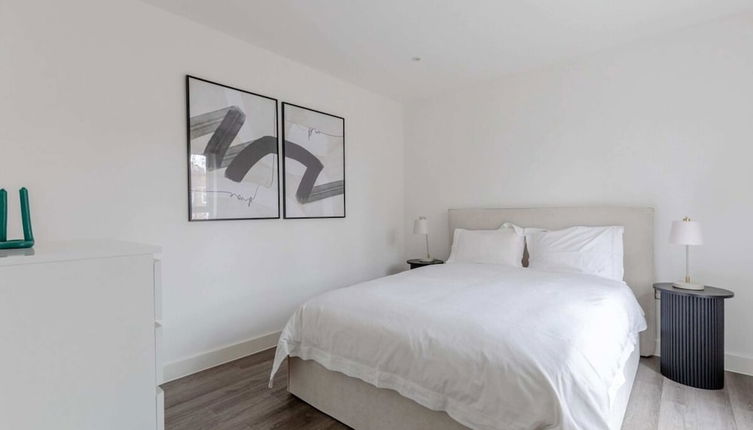 Photo 1 - Elegant & Serene 2BD Flat W/roof Terrace Hoxton