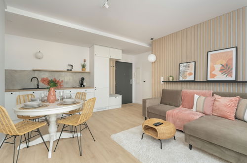 Photo 15 - Elegant Apartment in Poznan by Renters