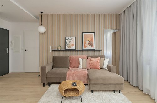 Photo 22 - Elegant Apartment in Poznan by Renters