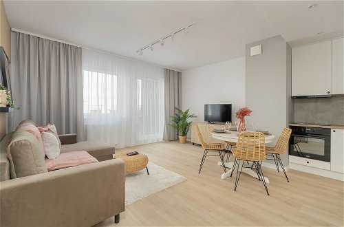 Photo 23 - Elegant Apartment in Poznan by Renters