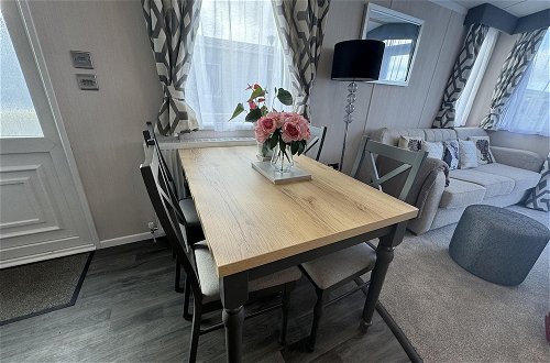 Photo 12 - Beautiful 2-bed Holiday Home