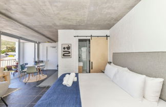 Photo 3 - Seaside Studio Apartment, 9 Mins to Queens Beach