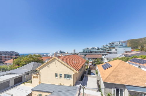 Photo 18 - Seaside Studio Apartment, 9 Mins to Queens Beach