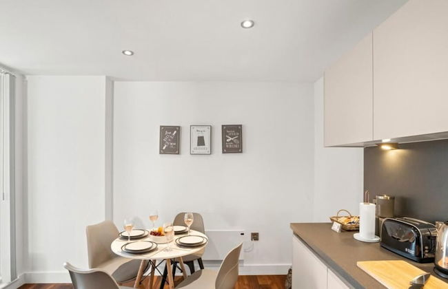 Spectacular Apartment Balcony View in City Centre - Foto 14