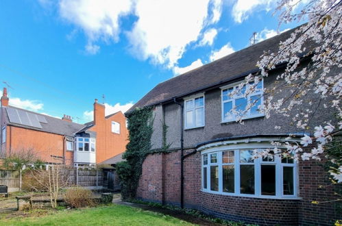 Photo 16 - Stunning Detached Hidden King Suite Abode