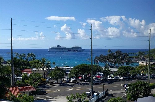 Foto 7 - Top-floor Kailua Bay Resort Condo w/ Ocean Views