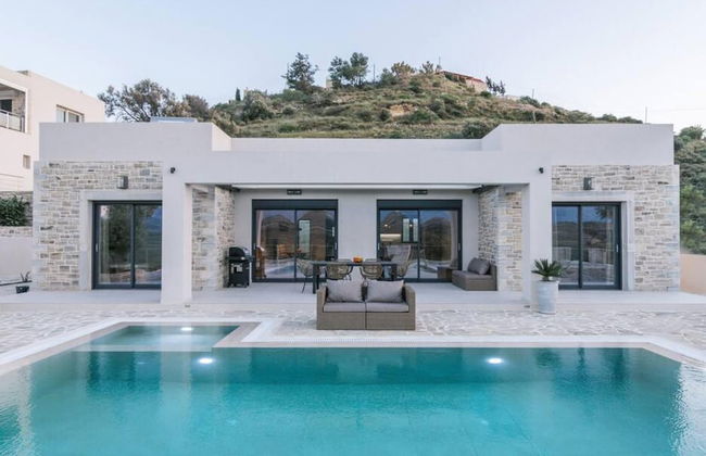 Villa Ida With Pool in Kamilari - Photo 2