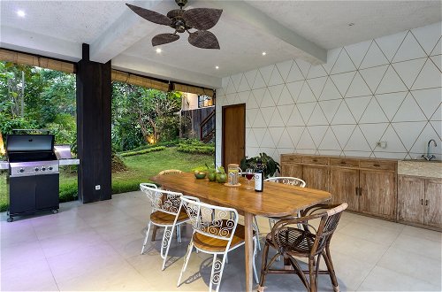 Foto 35 - Heavenly 5-bedroom Family Villa in Tranquil Area of Ubud