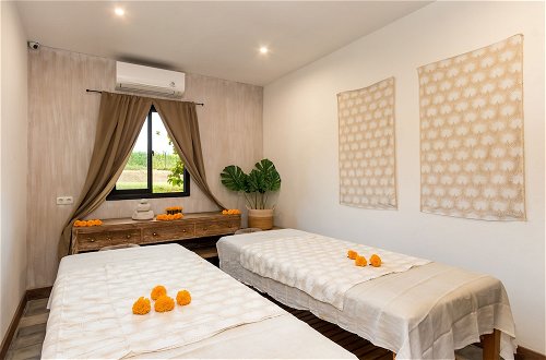 Photo 34 - Heavenly 5-bedroom Family Villa in Tranquil Area of Ubud