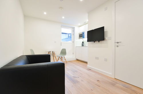 Photo 28 - West Hampstead Serviced Apartments by Concept Apartments