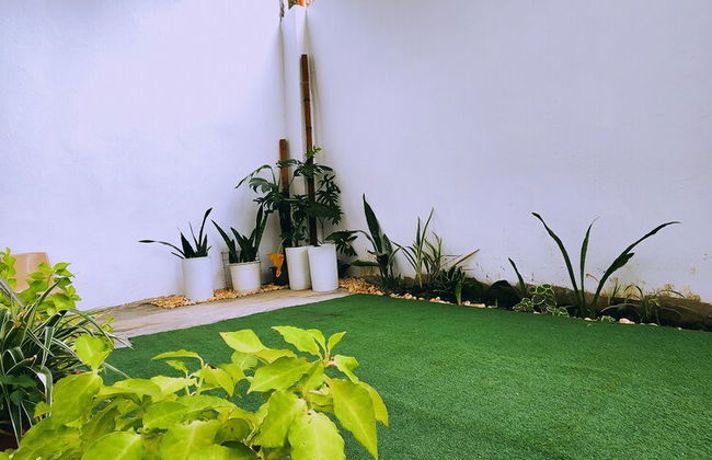 Serene 2BR Escape Poolside Bliss - Foto 27