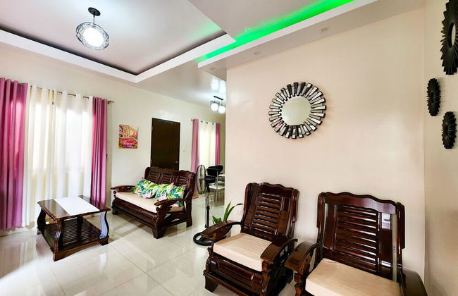 Serene 2BR Escape Poolside Bliss - Foto 15