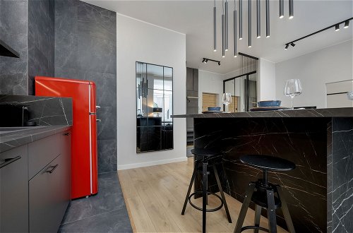 Foto 35 - Grey and Red Apartment by Renters