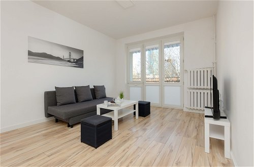 Photo 12 - Bright Studio With Balcony by Renters