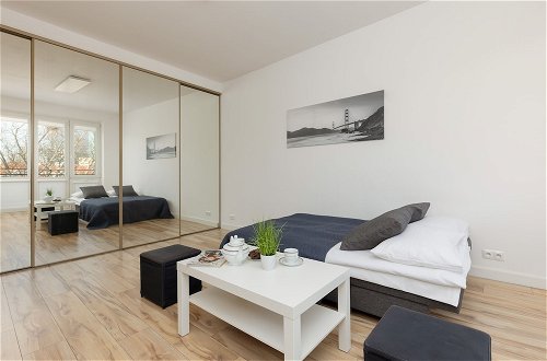 Photo 11 - Bright Studio With Balcony by Renters