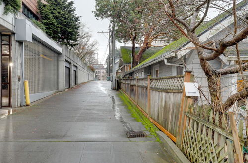 Photo 14 - Walkable Seattle Home: 2 Mi to Pike Place Market