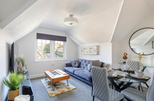 Photo 15 - Immaculate 2-bed Apartment in Hove