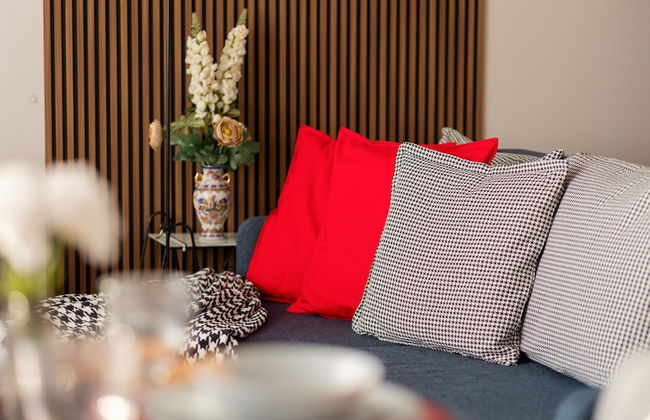 Stylish Apartment in Żoliborz by Renters - Photo 43