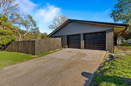 Photo 35 - Quiet 3 Bedroom Home Walkable to Zilker Park