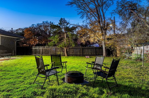 Photo 26 - Quiet 3 Bedroom Home Walkable to Zilker Park