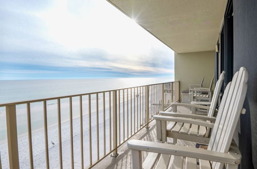 Foto 15 - Oceanfront Oasis Beachfront Condo w/ Views