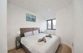 Photo 2 - Solihull Modern Apartments - Seven Stays