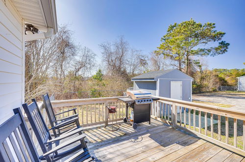 Photo 14 - Charming Beaufort Home w/ Deck + Gas Grill