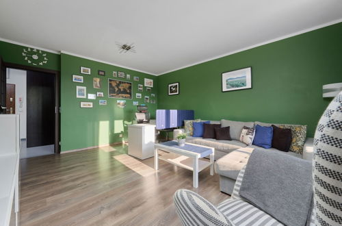Photo 22 - Lively Green Apartment by Renters