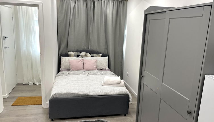 Photo 1 - Charming 1-bed Studio in London