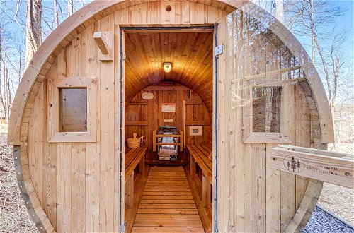 Photo 2 - Cabin w/ Hot Tub & Sauna: 5 Mi to Dtwn Blue Ridge