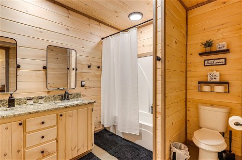 Photo 6 - Cabin w/ Hot Tub & Sauna: 5 Mi to Dtwn Blue Ridge