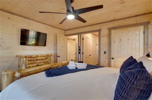 Photo 12 - Cabin w/ Hot Tub & Sauna: 5 Mi to Dtwn Blue Ridge