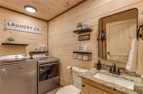 Photo 14 - Cabin w/ Hot Tub & Sauna: 5 Mi to Dtwn Blue Ridge