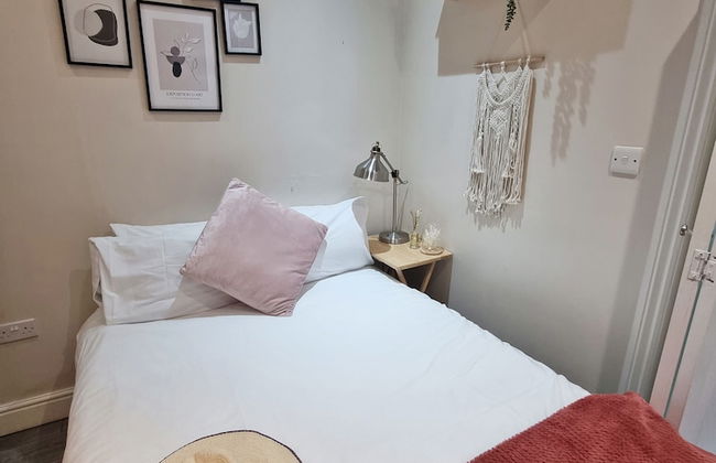4Bed 3Bath - 8min to London Bridge - Photo 12